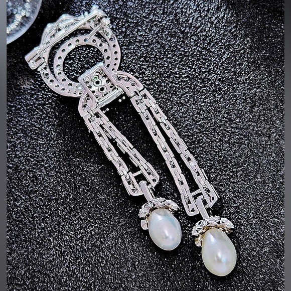 Gorgeous Nordstrom Silver Emerald Topaz Art Deco pearl  Ribbon dangle Brooch